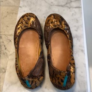 Leopard tieks
